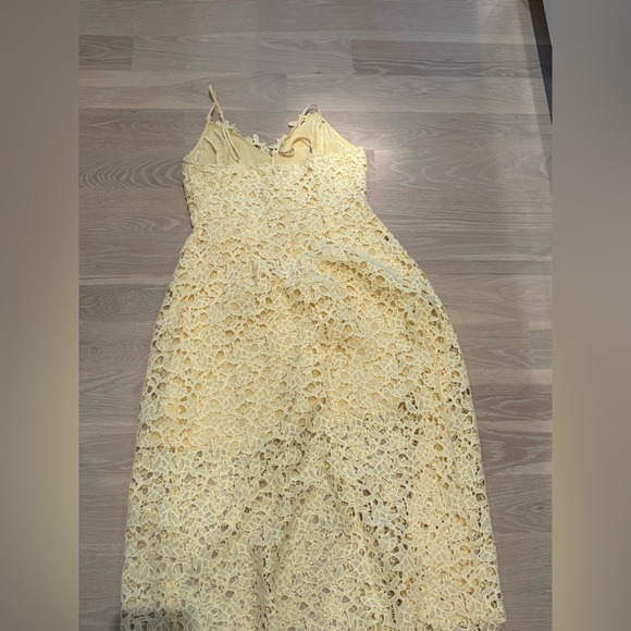 ASTR The Label Yellow Floral Midi Dress - Picture 3 of 3